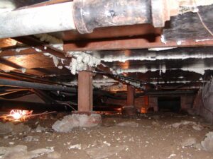 Insulated crawl space